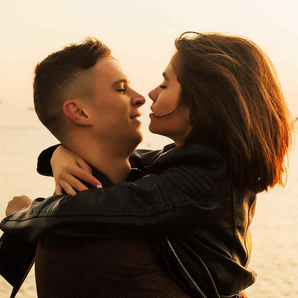 https://www.hitchedonthetaylor.com/wp-content/uploads/2020/12/image_couples_about_04.jpg